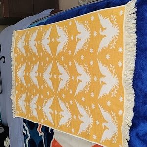 2 Vintage 1970s Fieldcrest Federal Eagle Fringed Yellow/White Bath Towels